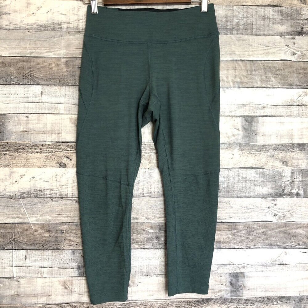 Outdoor Voices Size Medium Green Cropped Active Workout Leggings
